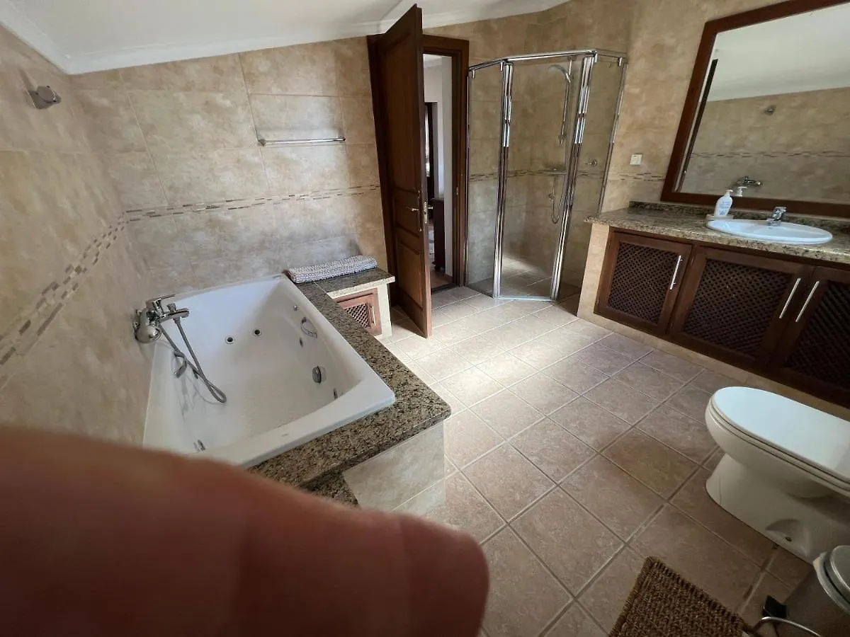 Exclusive Andalusian Villa El Pino In Cabopinoマルベーリャ 0*, マルベーリャ